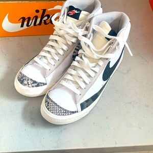 Nike Blazer Mid 77 Vintage Animal Pack Men's Size 10 - White Black